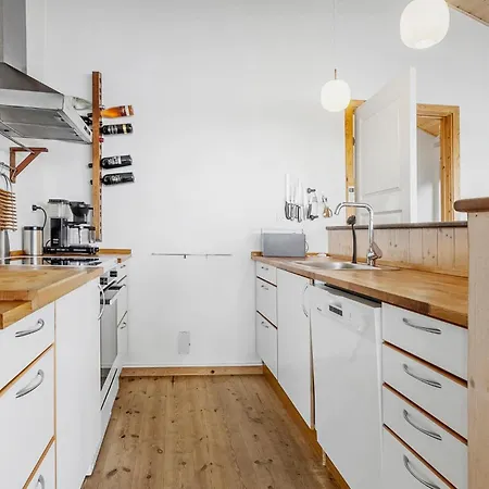 Two-bedroom In Semesterbostad *