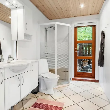 Two-bedroom In Semesterbostad